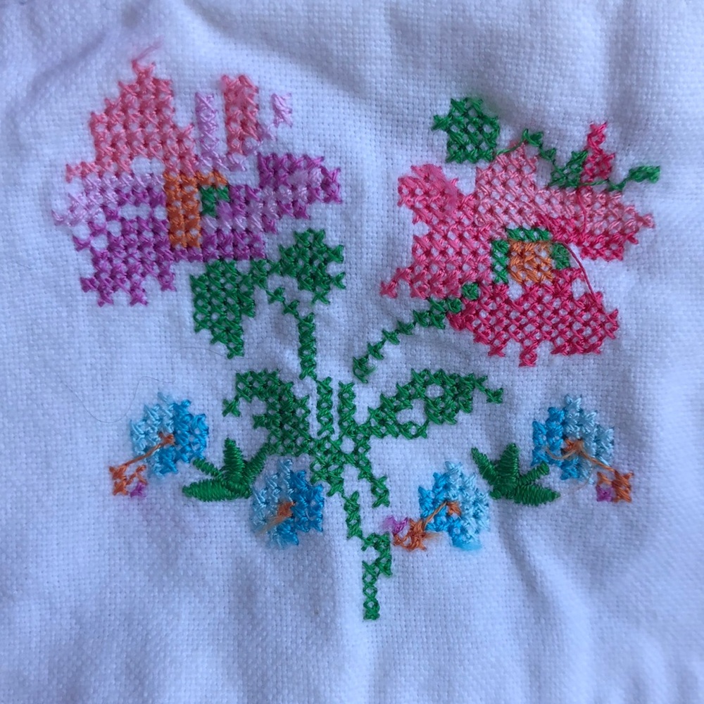 Roxy white halter dress with cross-stitched flowers - Picture 4 of 8